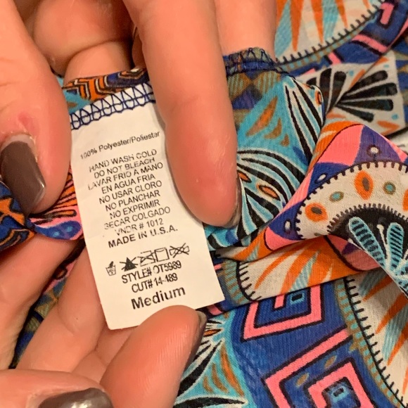 Top - Picture 3 of 4